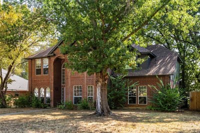 6101 Copperfield Drive, Arlington TX 76001 - Photo 2