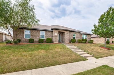 4022 Meadow Canyon Drive, Lancaster TX 75146 - Photo 2