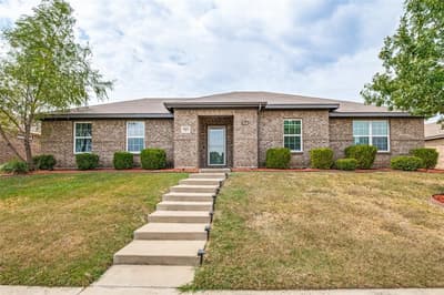 4022 Meadow Canyon Drive, Lancaster TX 75146