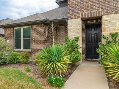 44 River Oaks Boulevard, Waxahachie TX 75165 - Photo 3