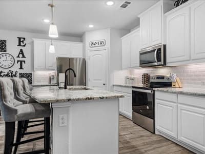 44 River Oaks Boulevard, Waxahachie TX 75165 - Photo 4