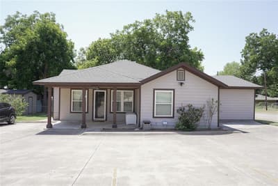 1813 Roberts Cut Off Road, River Oaks TX 76114