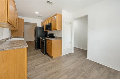 821 E Glendale St., Crowley TX 76036 - Photo 4
