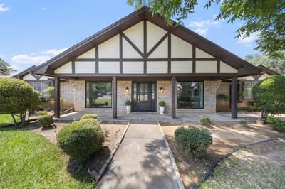 1615 Royal Mile Court, Arlington TX 76015 - Photo 2