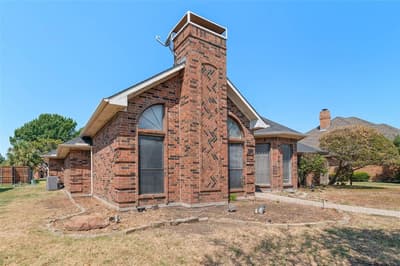 2703 Devonshire Drive, Carrollton TX 75007 - Photo 3