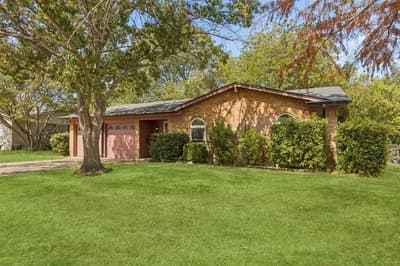 2508 Denbury Drive, Fort Worth TX 76133 - Photo 2