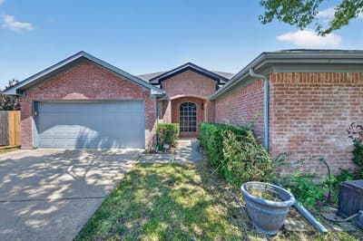 279 Vaden Avenue, Burleson TX 76028 - Photo 2