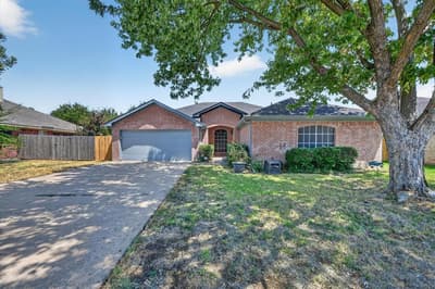 279 Vaden Avenue, Burleson TX 76028
