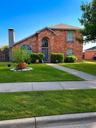 1338 Meadow Creek Drive, Lancaster TX 75146