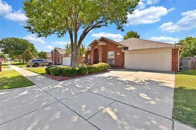 1065 Springhill Drive, Saginaw TX 76179 - Photo 2
