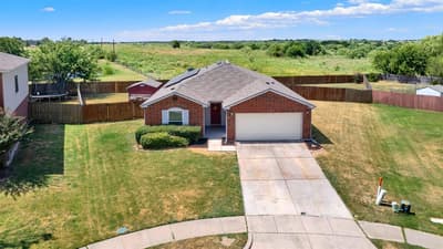 1208 Feather Crest Drive, Krum TX 76249