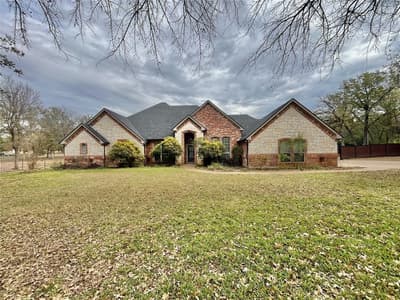 245 Spring Creek Court, Paradise TX 76073 - Photo 2