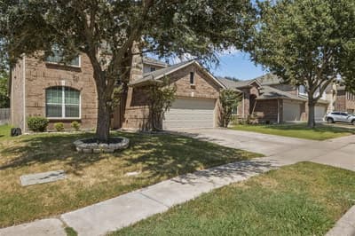 507 Moonrise Drive, Arlington TX 76002 - Photo 2