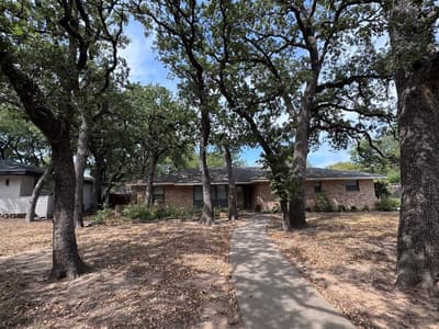 806 Sharpshire Street, Grand Prairie TX 75050