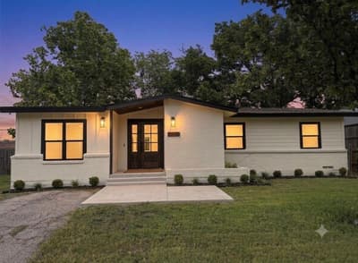 2305 Lockhart Avenue, Dallas TX 75228 - Photo 2