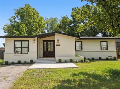2305 Lockhart Avenue, Dallas TX 75228