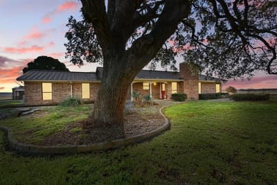 401 Hubbard Lane, Lipan TX 76462