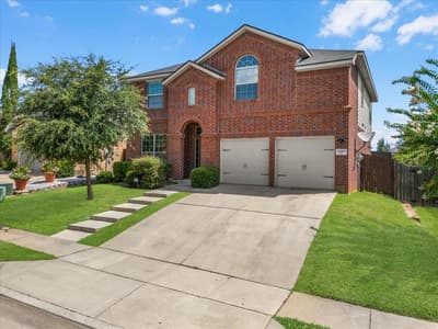 2909 Merry View Lane, Fort Worth TX 76120 - Photo 2