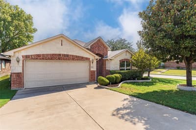 6633 Chalk River Drive, Fort Worth TX 76179 - Photo 2