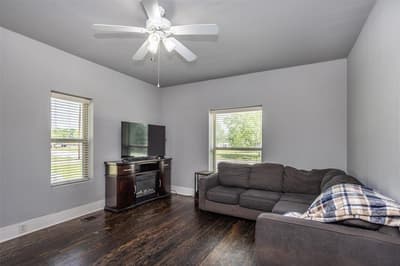 230 E Main Street, Lindsay TX 76250 - Photo 4