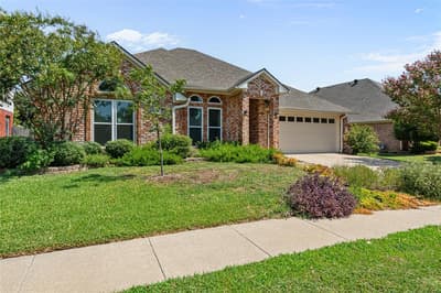 1327 Pegasus Drive, Arlington TX 76013 - Photo 3