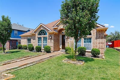 1837 Lakeview Drive, DeSoto TX 75115 - Photo 2