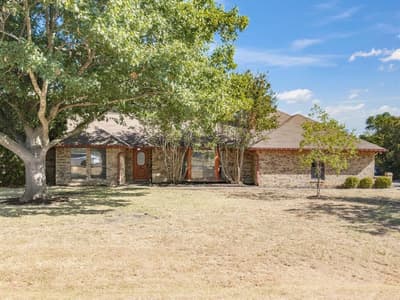 840 Lynn Ann Drive, Red Oak TX 75154