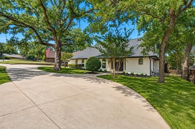 2105 Wilson Drive, Arlington TX 76011 - Photo 3