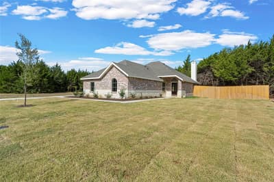 425 WATERCREST Lane, Glenn Heights TX 75154 - Photo 3