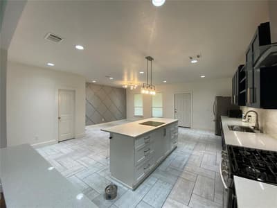 134 W Cober Drive, Grand Prairie TX 75051 - Photo 3