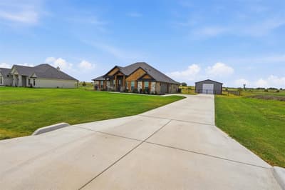 6941 Eagle Creek Drive, Godley TX 76044 - Photo 3