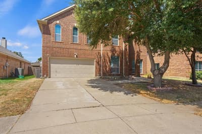 2236 Sparrow Hawk Court, Grand Prairie TX 75052