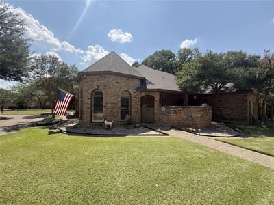 100 Kings Row Drive, Mansfield TX 76063 - Photo 3