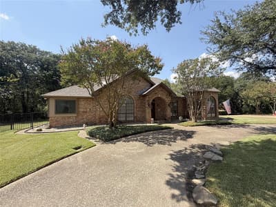 100 Kings Row Drive, Mansfield TX 76063