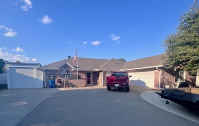 105 Topaz Circle, Hewitt TX 76643 - Photo 2