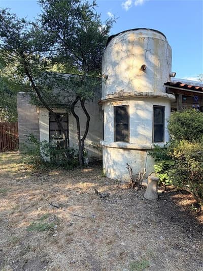2819 Hollis Street, Fort Worth TX 76111 - Photo 2