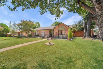 2710 Moonriver Lane, Farmers Branch TX 75234 - Photo 2