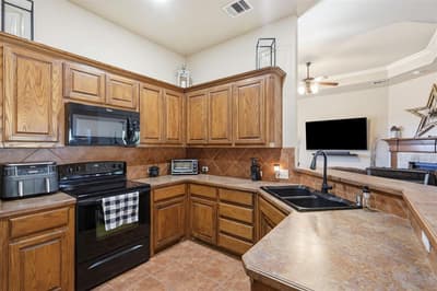 201 N Casey Court, Springtown TX 76082 - Photo 5