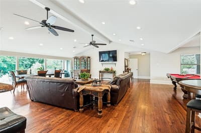 928 N Irving Heights Drive, Irving TX 75061 - Photo 2