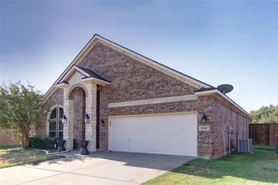 8308 Fall Crest Drive, Fort Worth TX 76053 - Photo 3