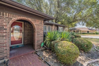 5500 Meadow Oak Street, North Richland Hills TX 76180 - Photo 2