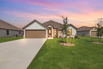 728 Raylan Street, Springtown TX 76082