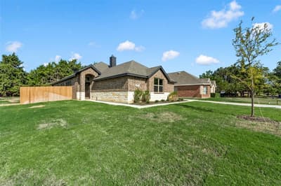 111 WATERCREST Lane, Glenn Heights TX 75154 - Photo 2