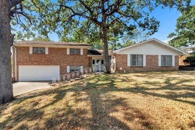 1520 W Main Street, Denison TX 75020
