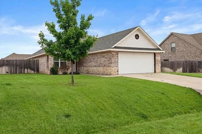 3331 Arrow Creek Drive, Granbury TX 76049