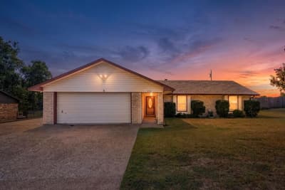 605 Angel Fire Drive, Hewitt TX 76643