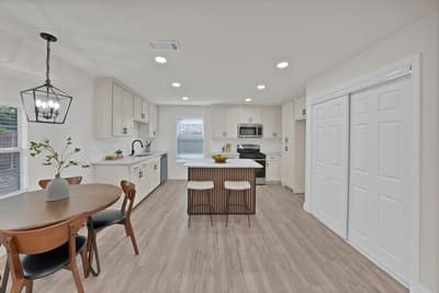 2302 E Mitchell Street, Arlington TX 76010 - Photo 5