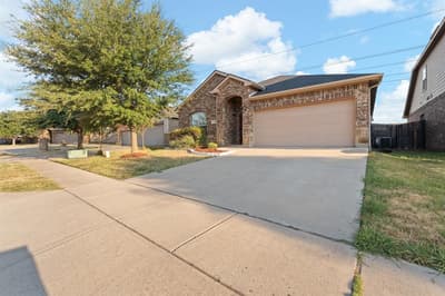 1105 Sierra Blanca Drive, Fort Worth TX 76028