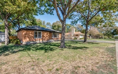 2433 Southwood Drive, Dallas TX 75233 - Photo 2