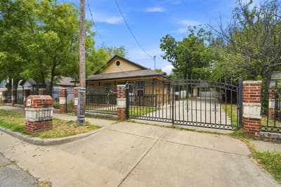 1103 Chase Avenue, Cleburne TX 76031 - Photo 2